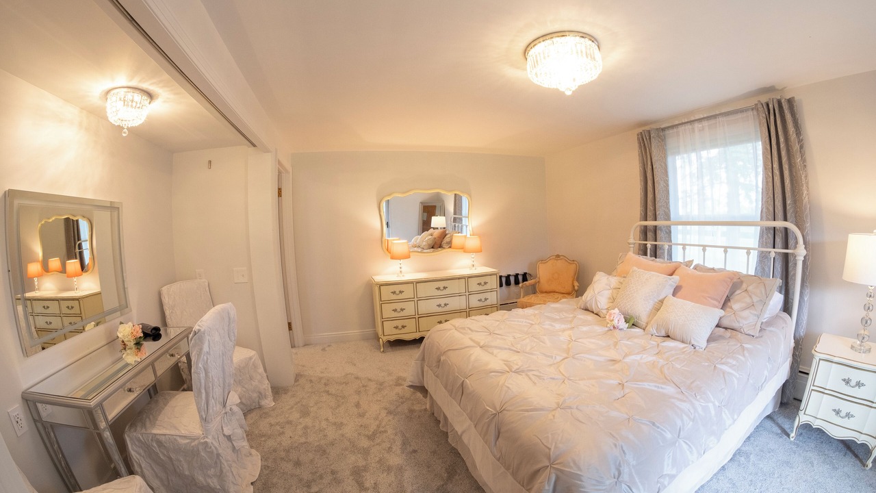 Photo of Bedroom in Akron