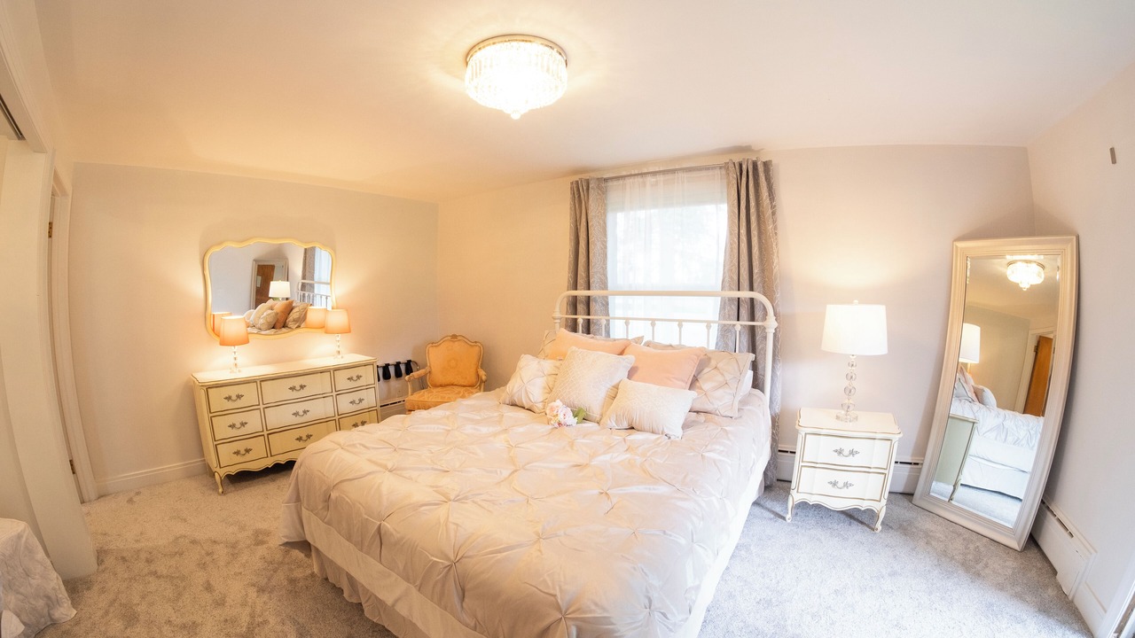 Photo of Bedroom in Akron