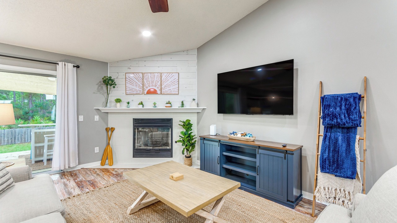 Photo of Livingroom in Ono Island