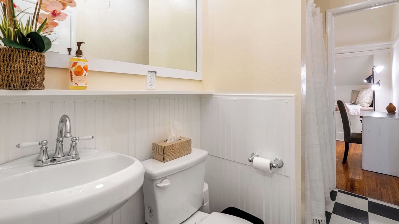 Photo of Bathroom in Alamitos Beach