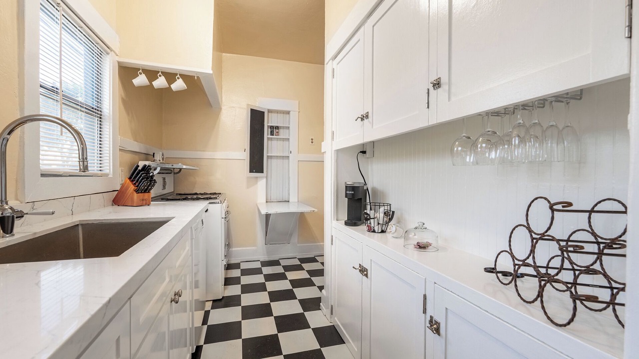 Photo of Kitchen in Alamitos Beach