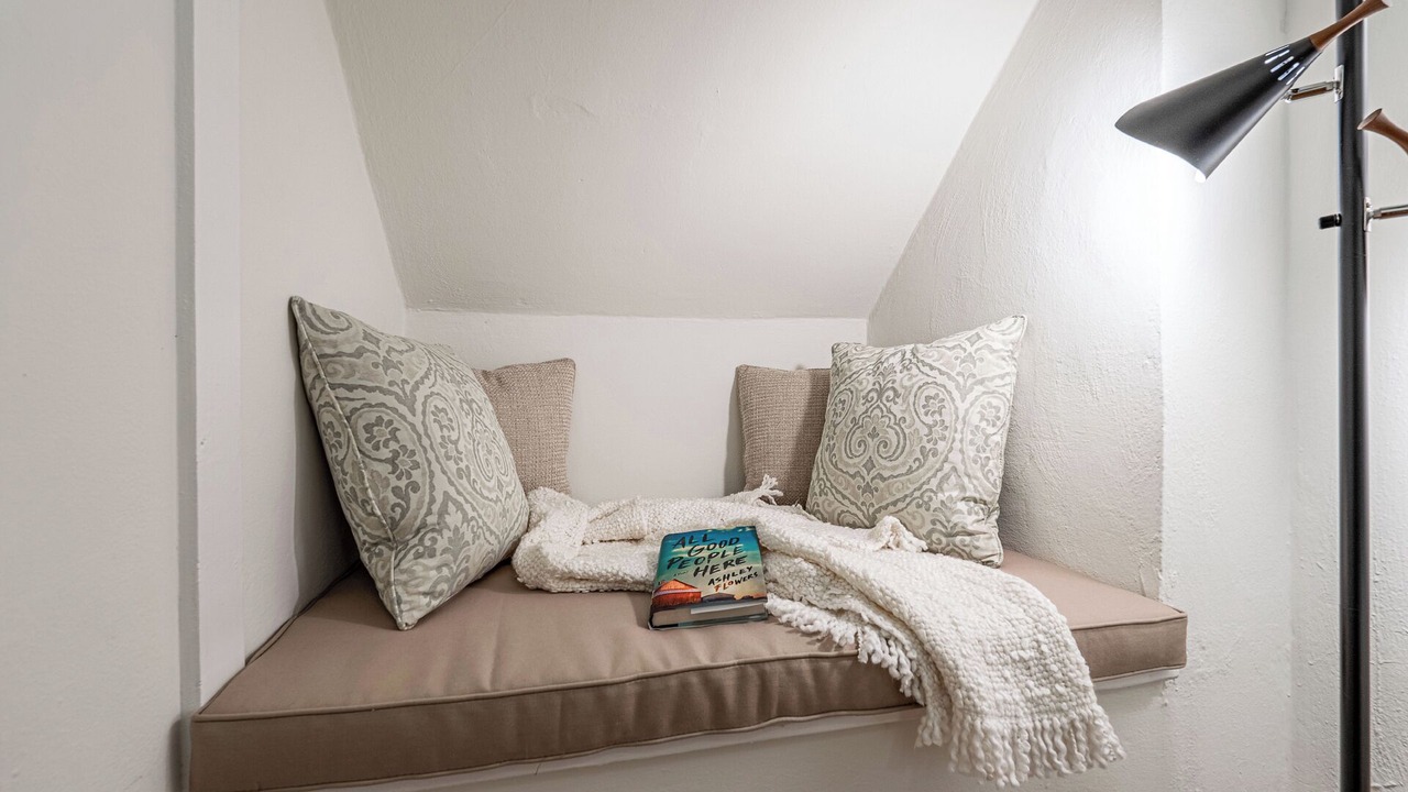 Photo of Bedroom in Alamitos Beach