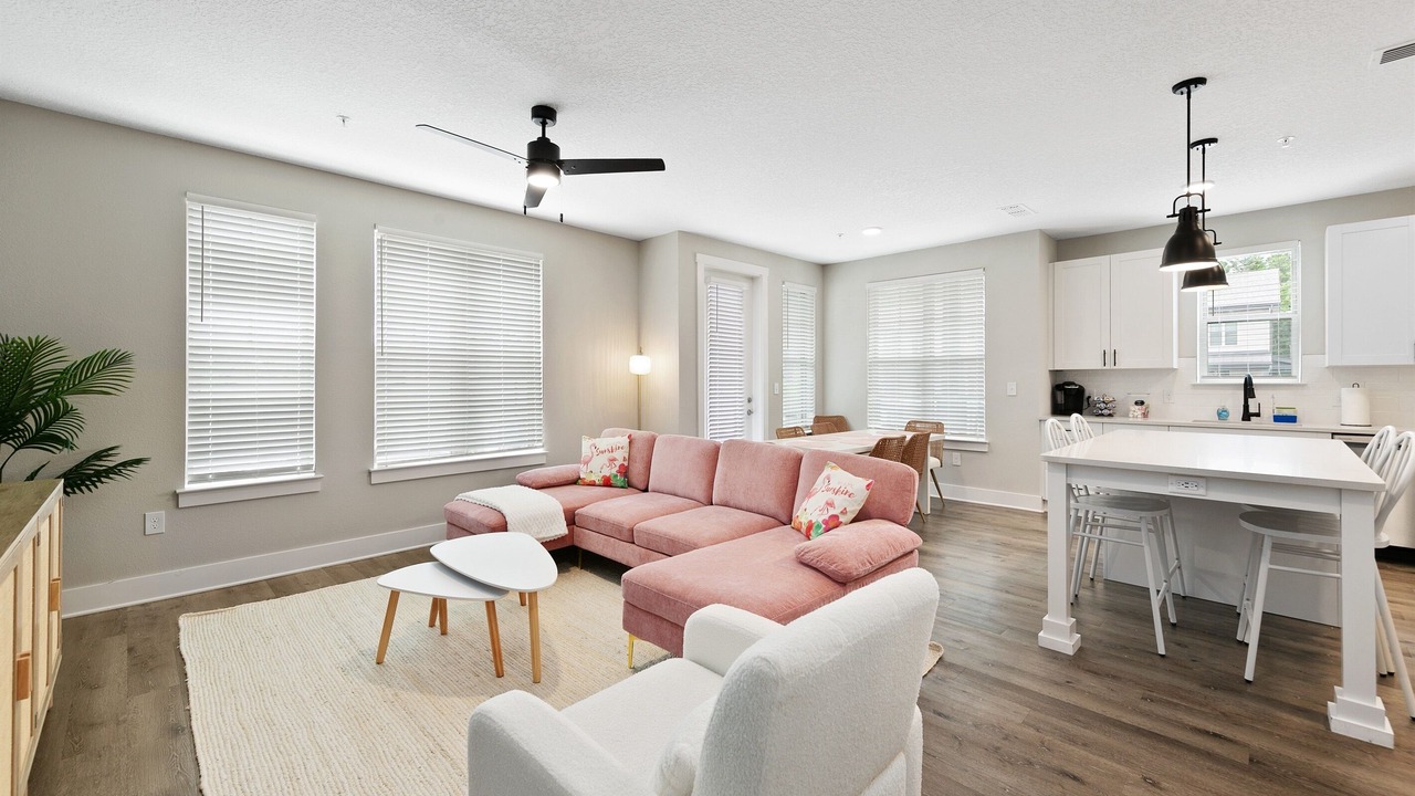 Photo of Livingroom in Deerwood