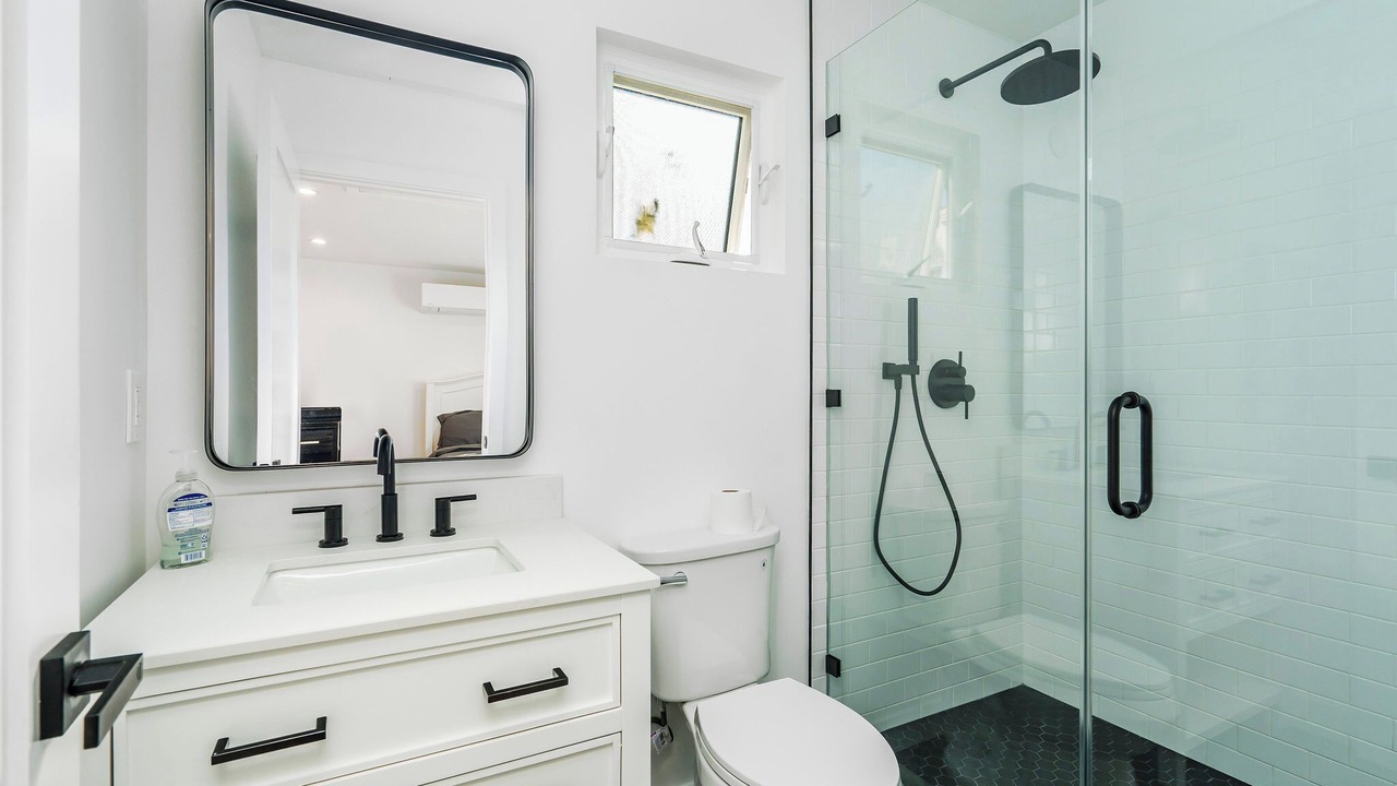 Photo of Bathroom in Miracle Mile