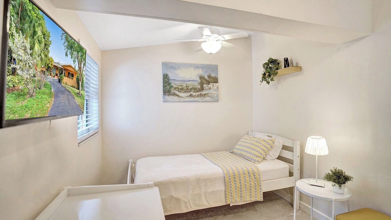 Photo of Bedroom in Imperial Point