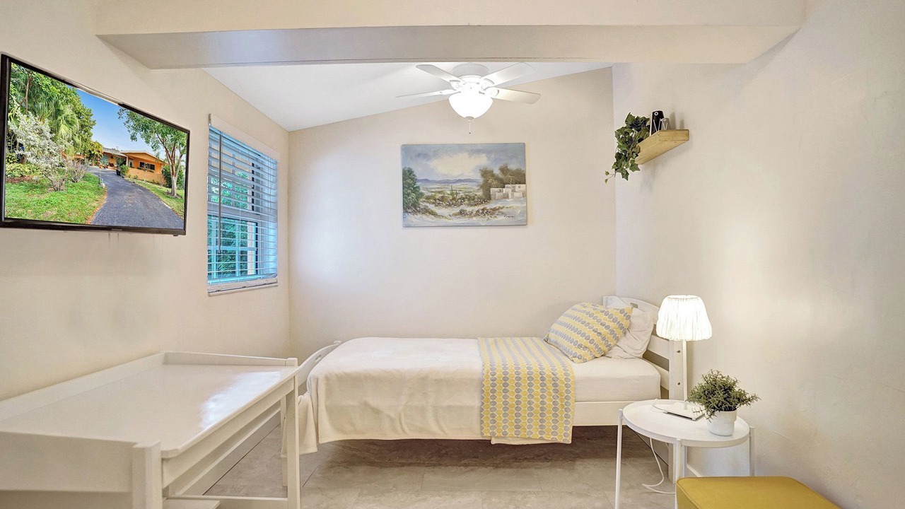 Photo of Bedroom in Imperial Point