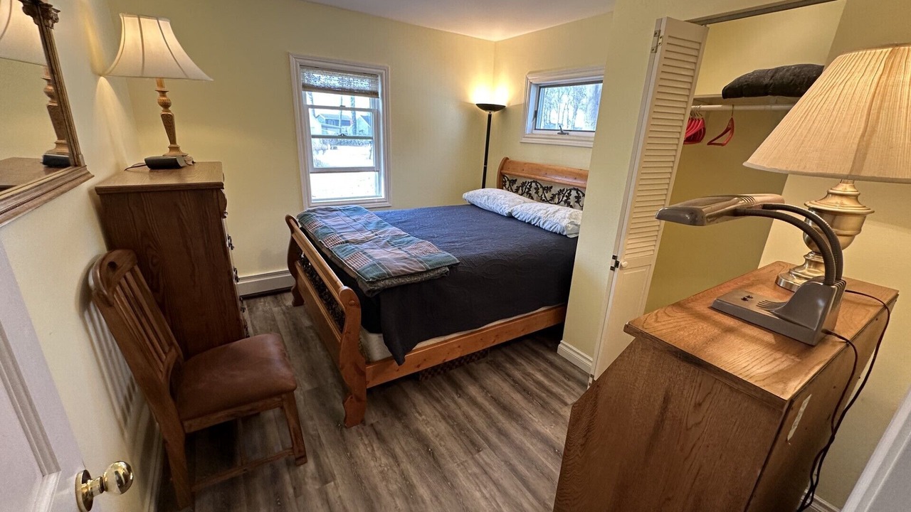 Photo of Bedroom in Lake Erie Beach