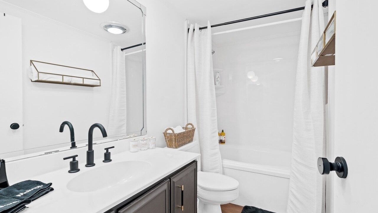 Photo of Bathroom in Daphne