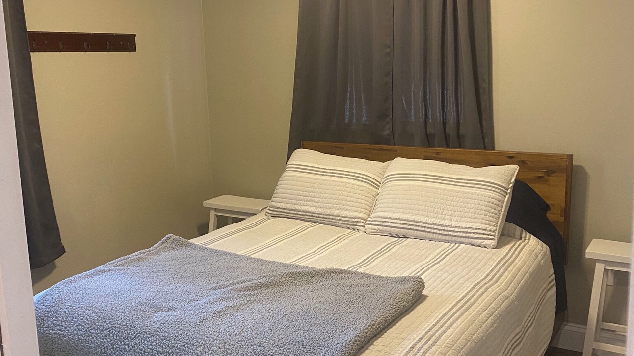 Photo of Bedroom in Angola on the Lake