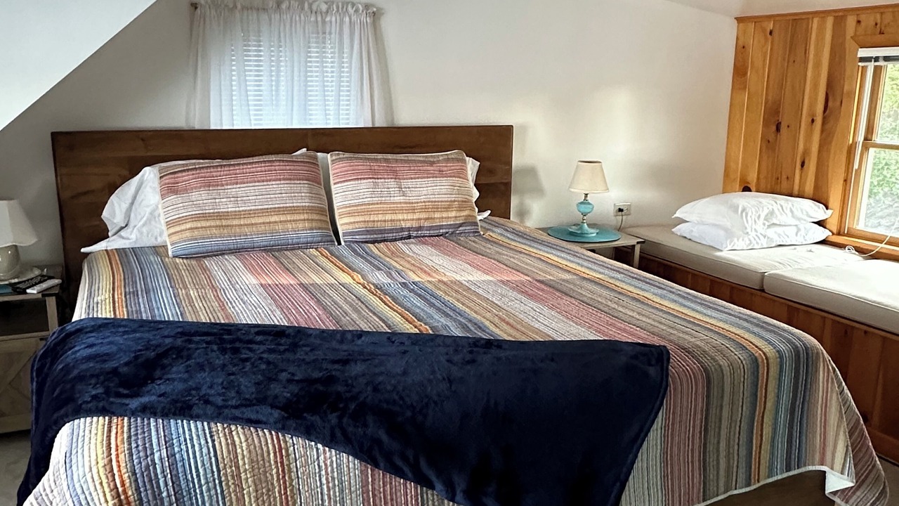 Photo of Bedroom in Scottsburg