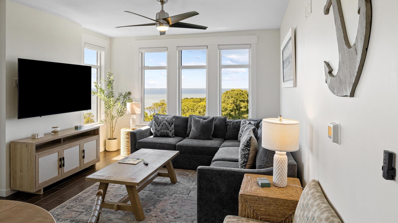 Photo of Livingroom in Baytowne Wharf