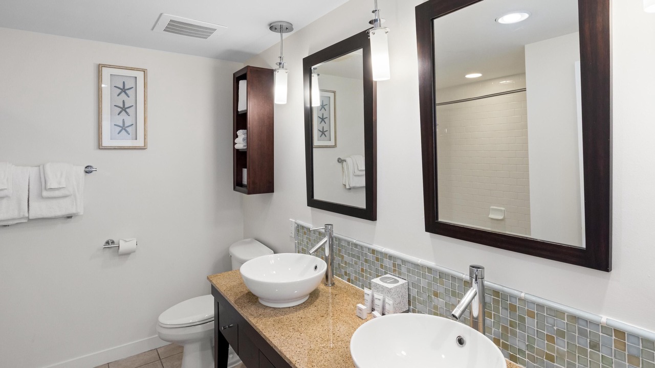 Photo of Bathroom in Baytowne Wharf