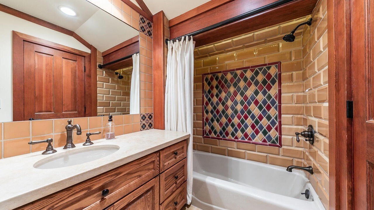 Photo of Bathroom in Chambers Lodge
