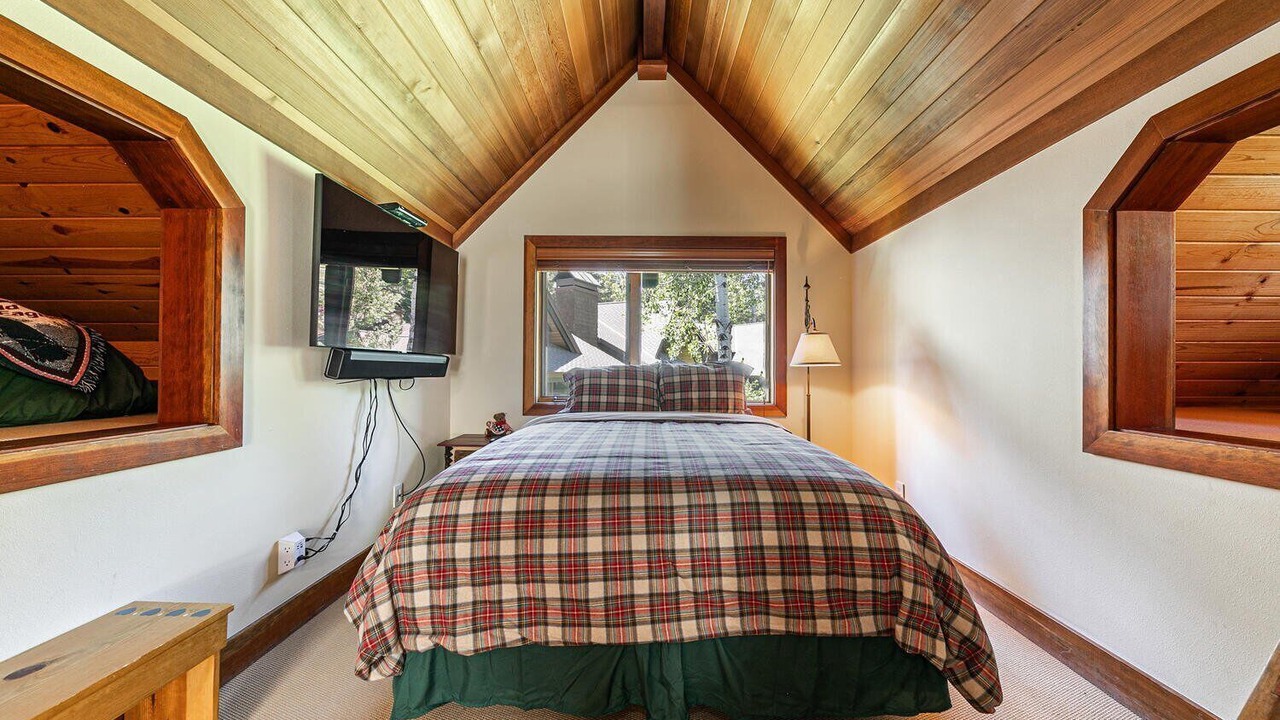 Photo of Bedroom in Chambers Lodge