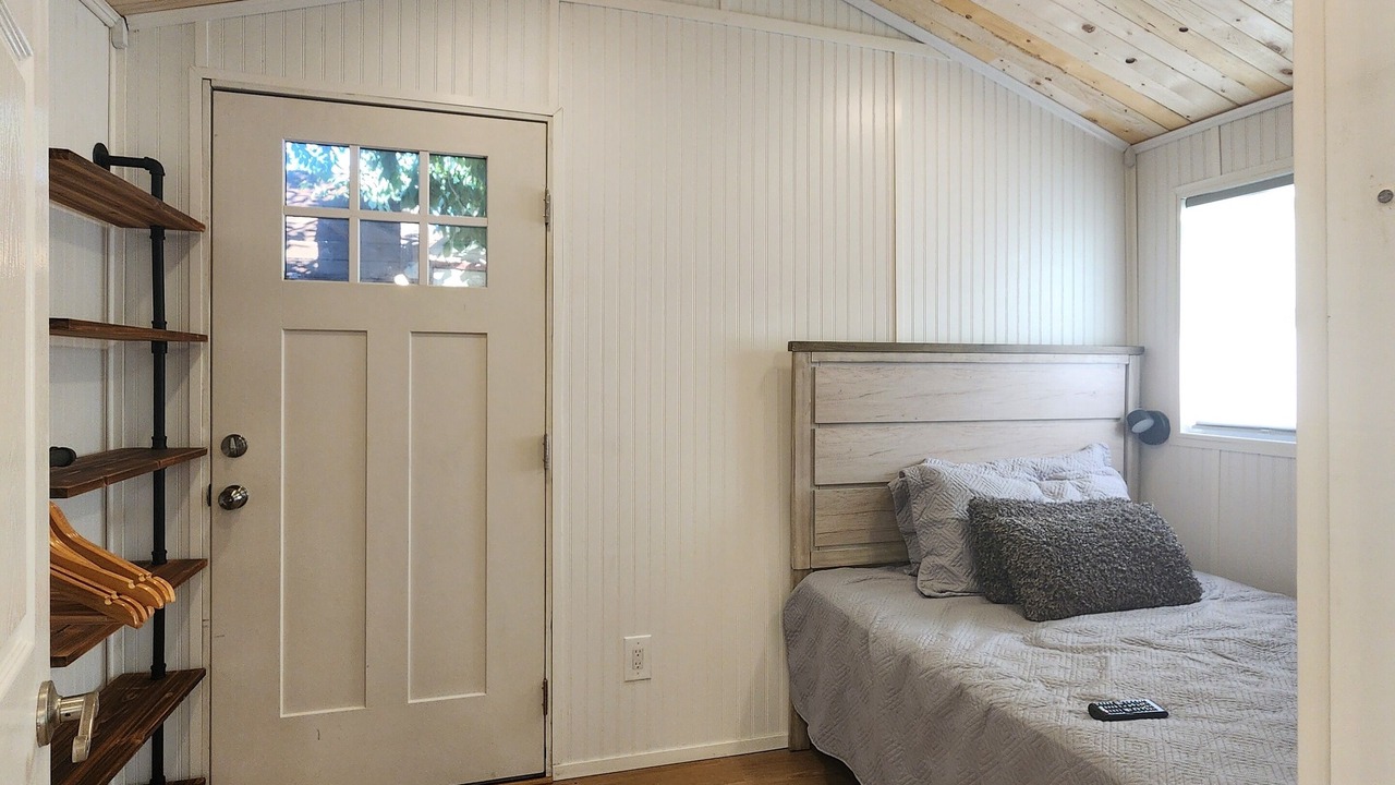 Photo of Bedroom in Woodland Hills