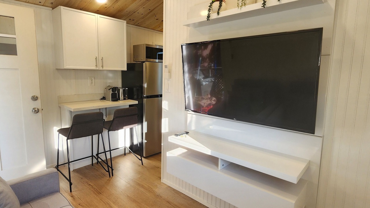 Photo of Livingroom in Woodland Hills