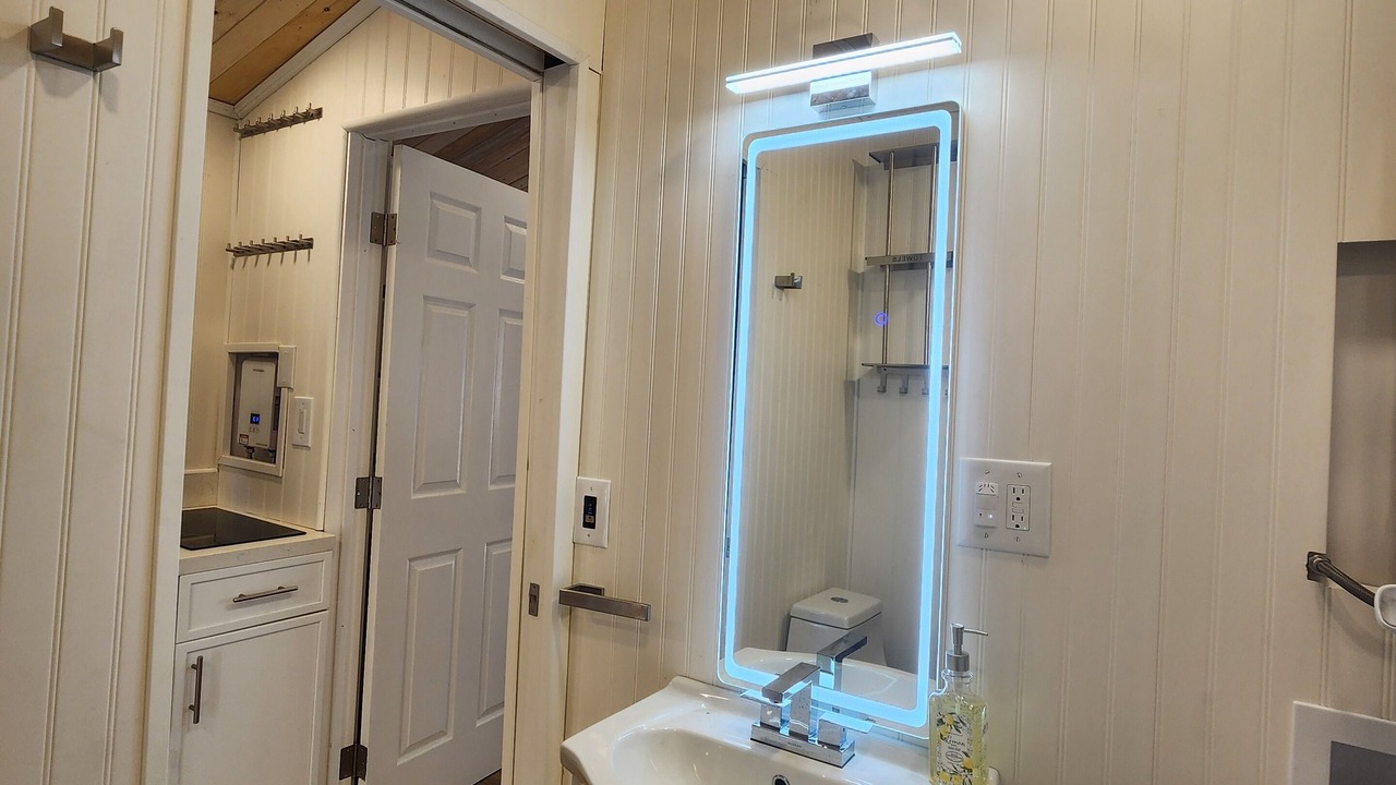 Photo of Bathroom in Woodland Hills