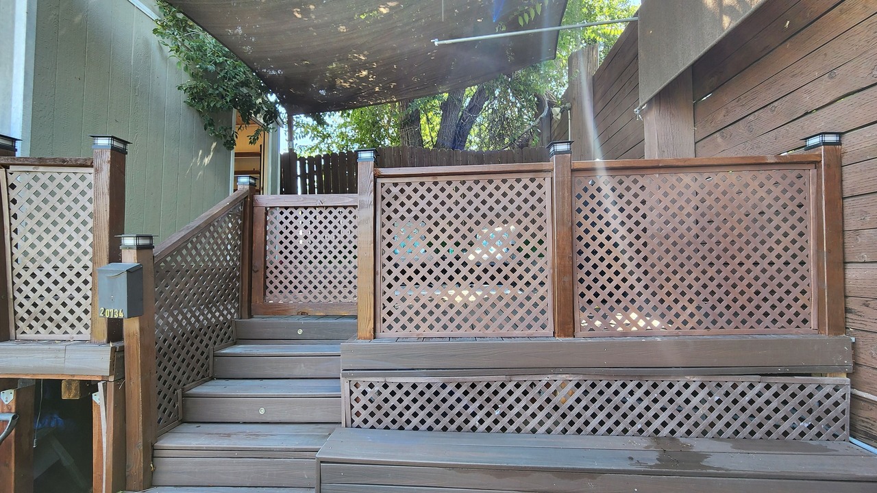 Photo of Outdoor in Woodland Hills