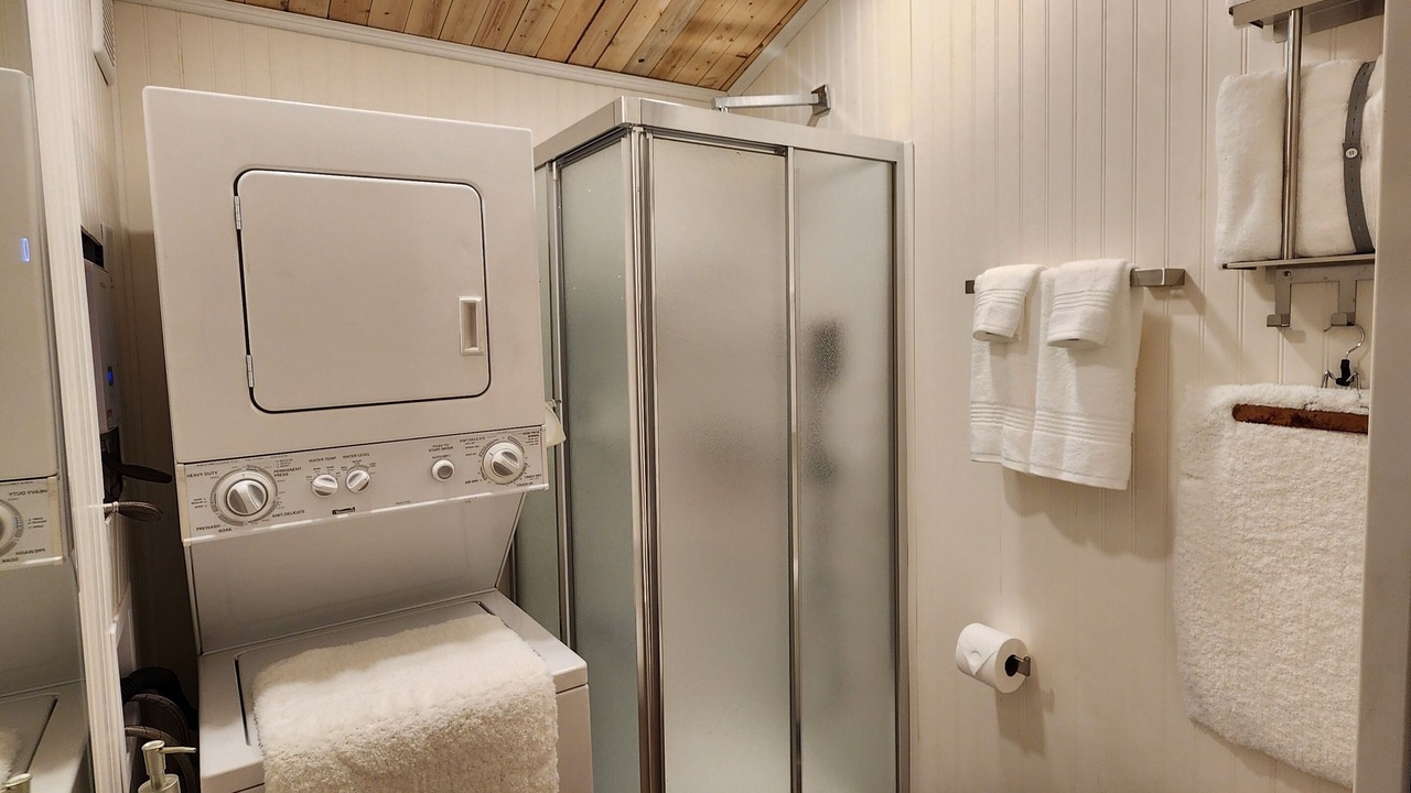 Photo of Bathroom in Woodland Hills