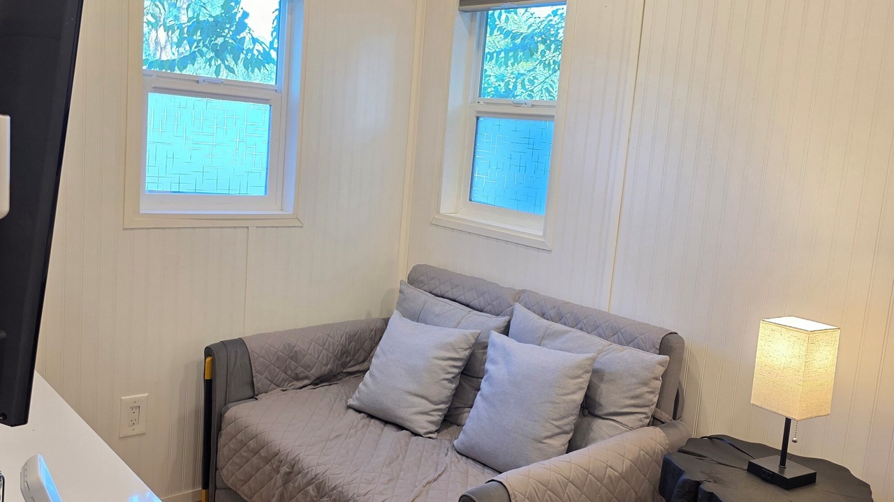 Photo of Livingroom in Woodland Hills