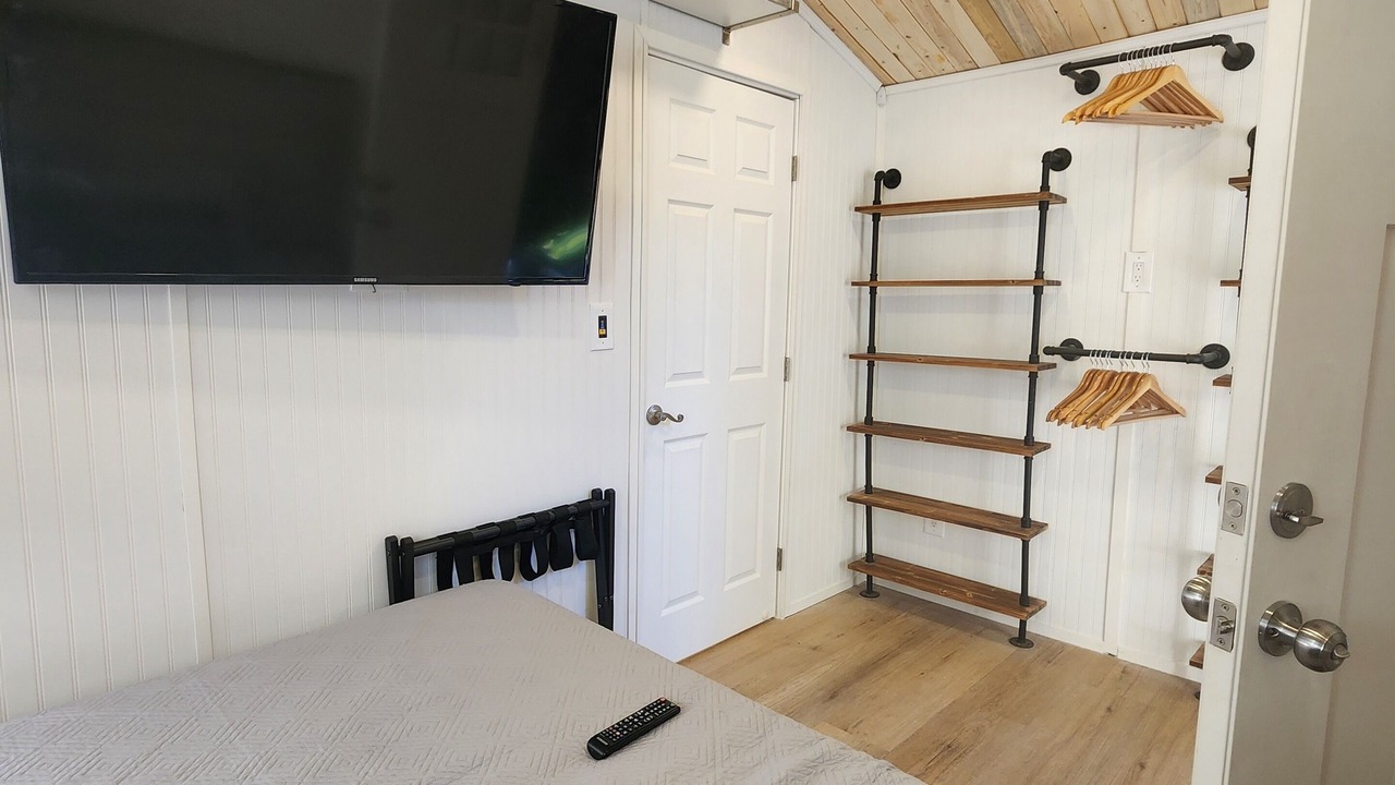 Photo of Bedroom in Woodland Hills
