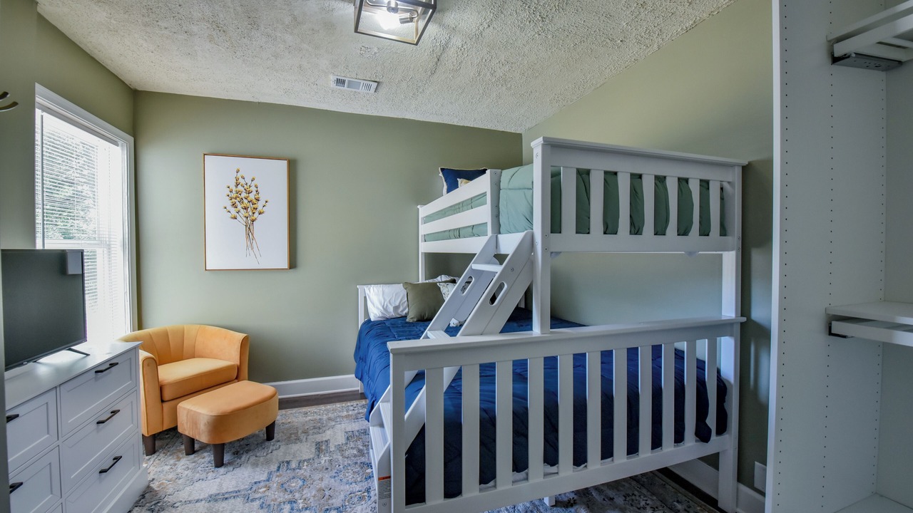 Photo of Bedroom in Tuscaloosa