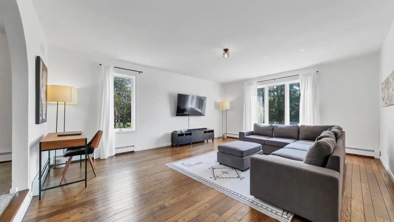 Photo of Livingroom in Monroe