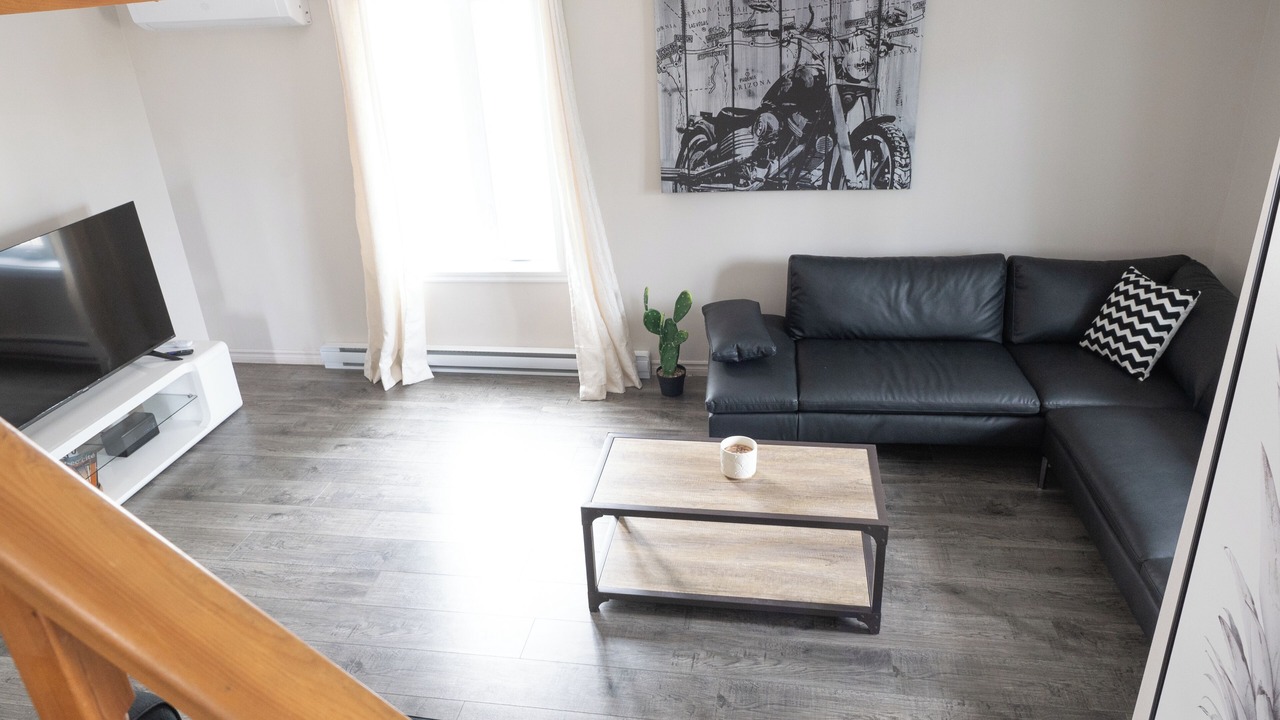 Photo of Livingroom in Desjardins