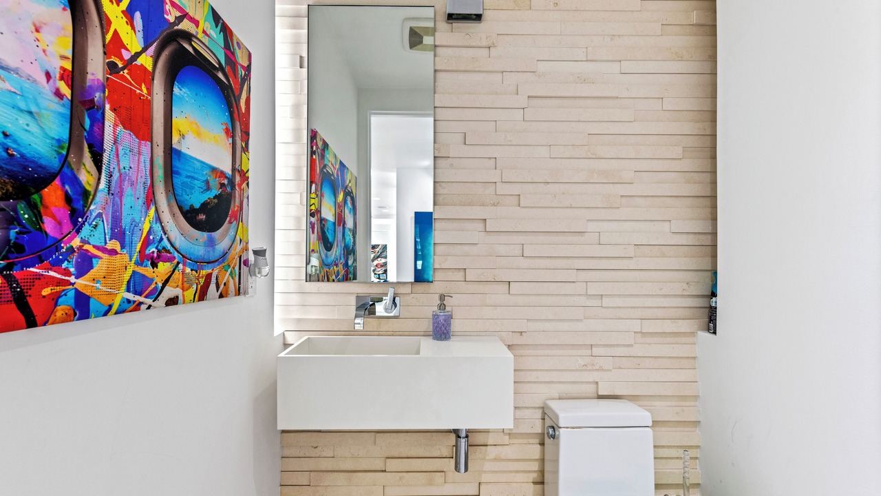 Photo of Bathroom in Galt Mile