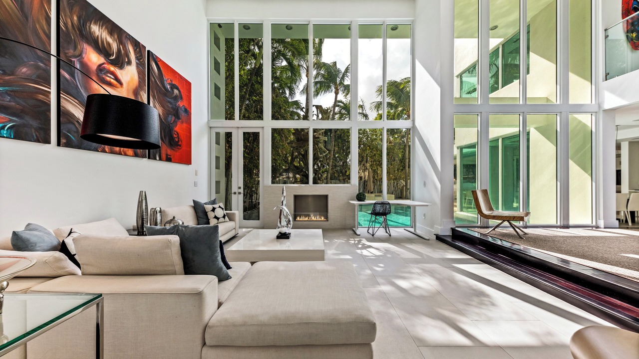 Photo of Livingroom in Galt Mile