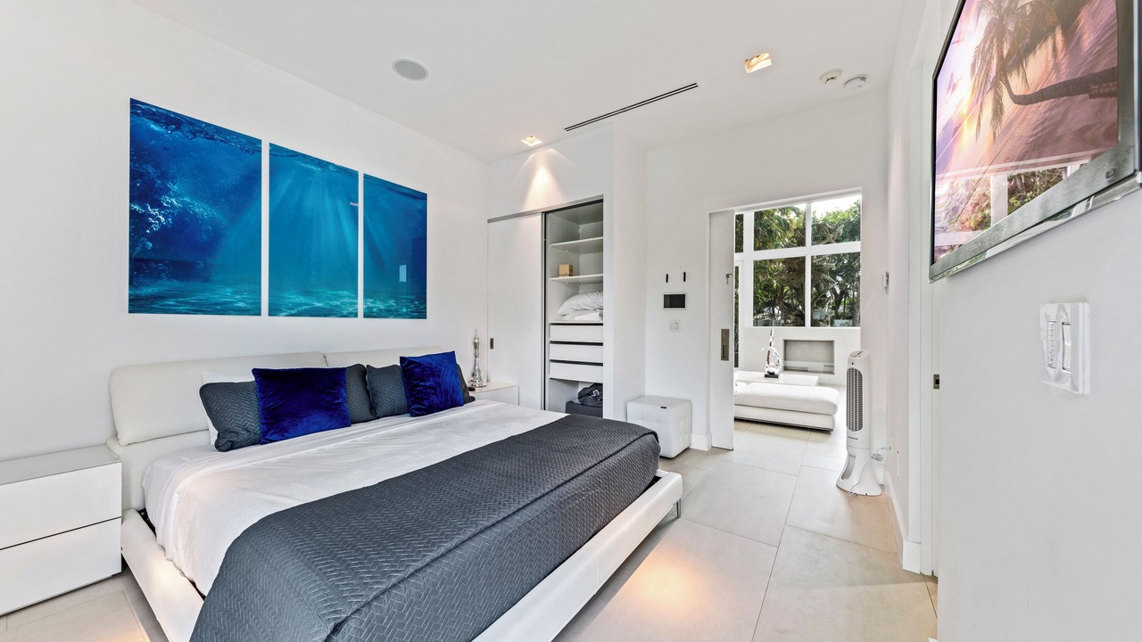 Photo of Bedroom in Galt Mile