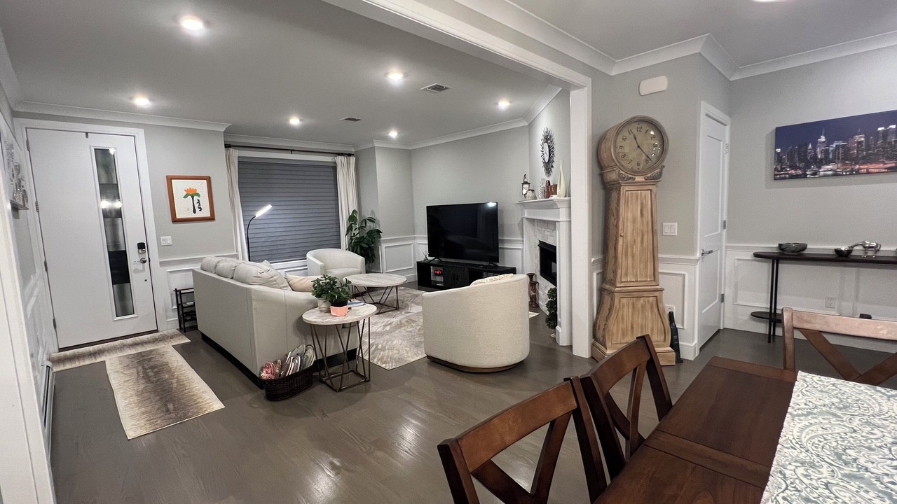 Photo of Livingroom in Palisades Park