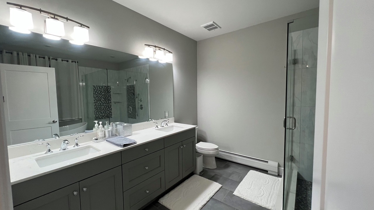 Photo of Bathroom in Palisades Park