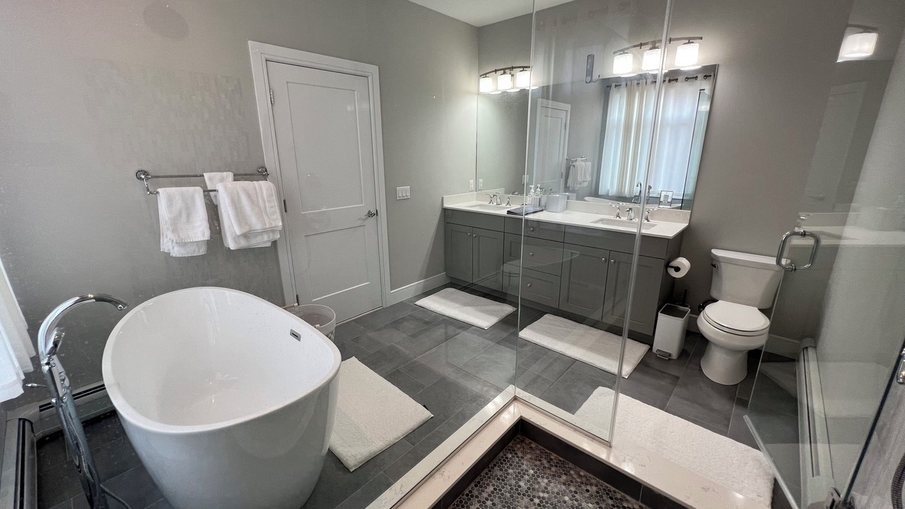 Photo of Bathroom in Palisades Park