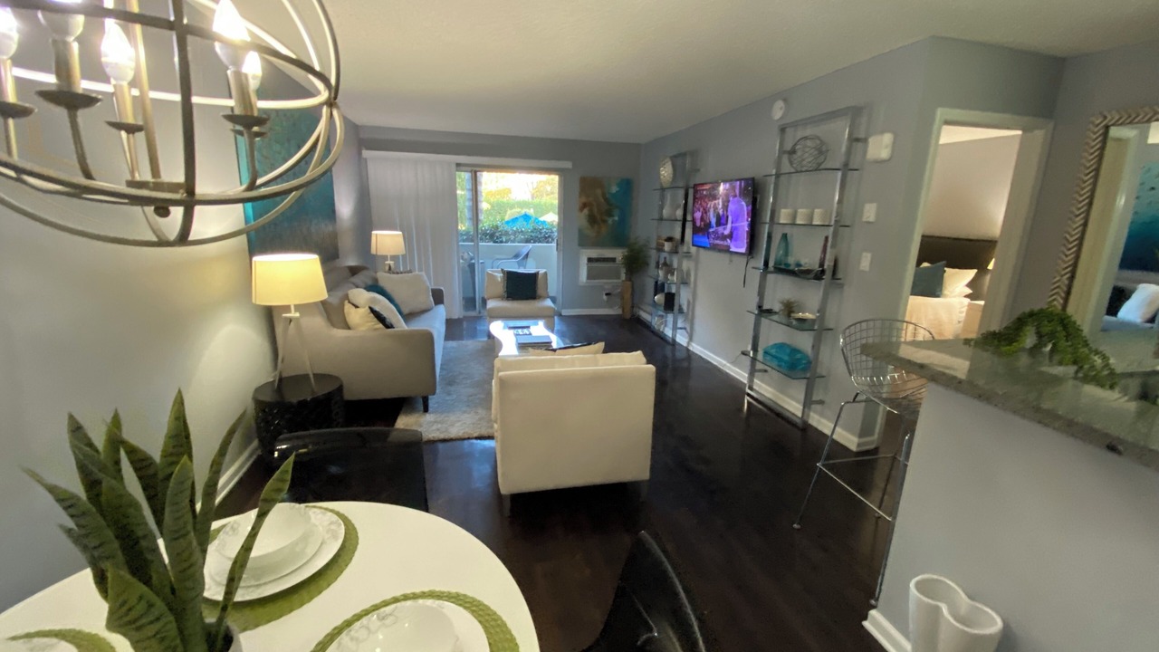 Photo of Livingroom in Wilshire