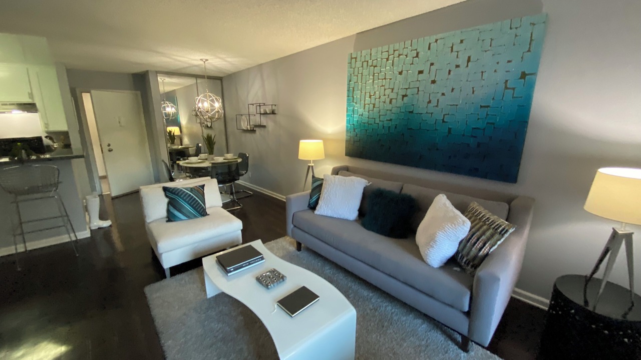 Photo of Livingroom in Wilshire