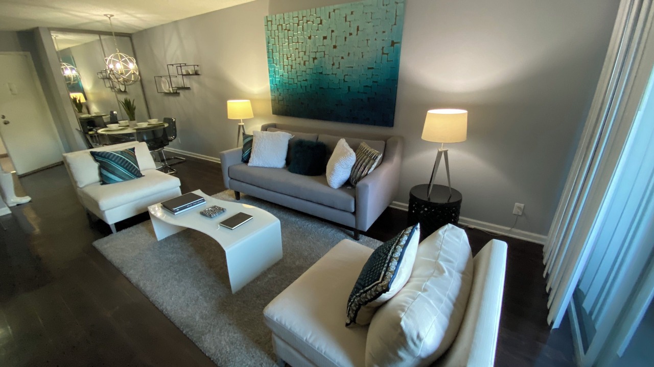 Photo of Livingroom in Wilshire