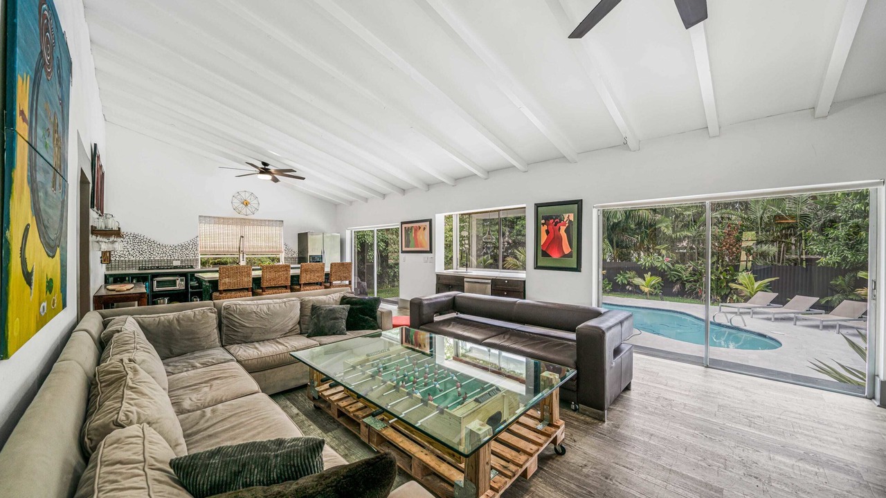 Photo of Livingroom in Golden Glades