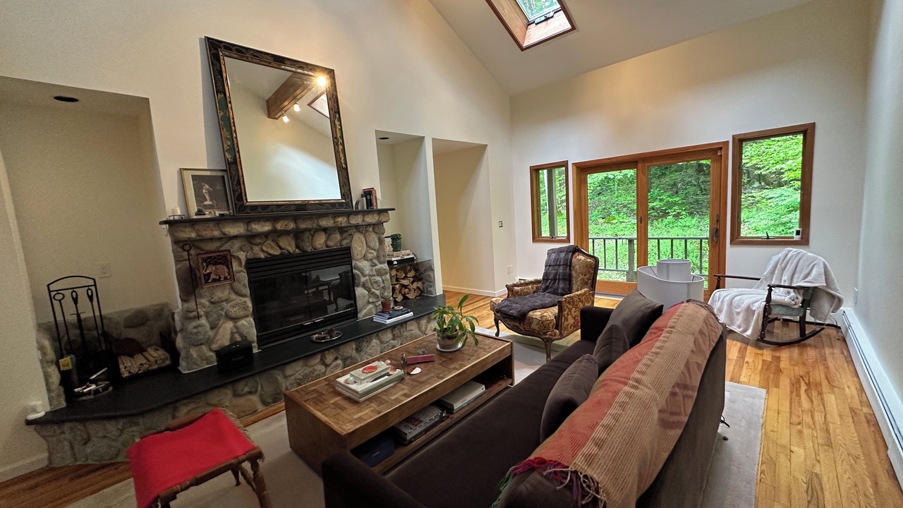 Photo of Livingroom in Highland Mills