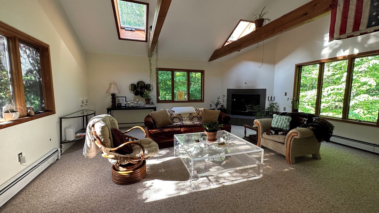 Photo of Livingroom in Highland Mills