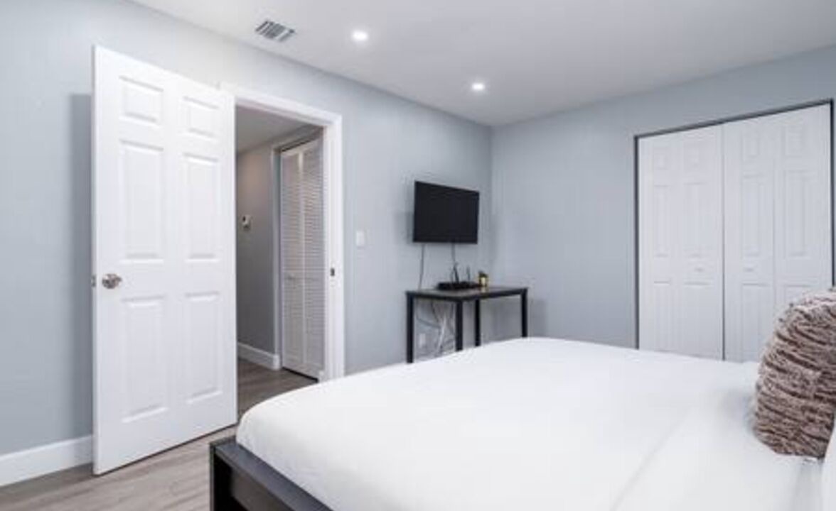 Photo of Bedroom in Coral Shores