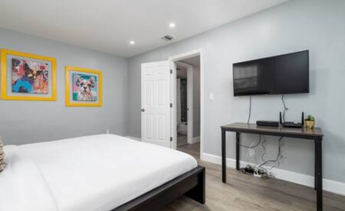 Photo of Bedroom in Coral Shores