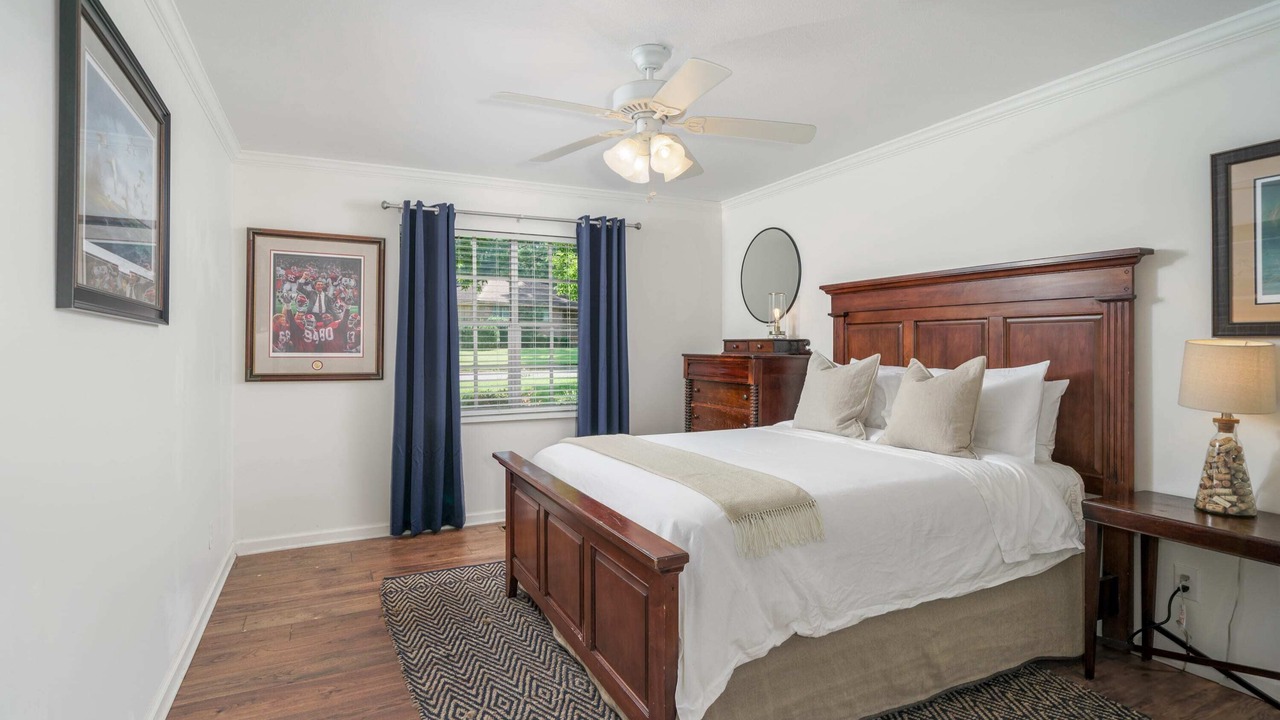 Photo of Bedroom in Northport