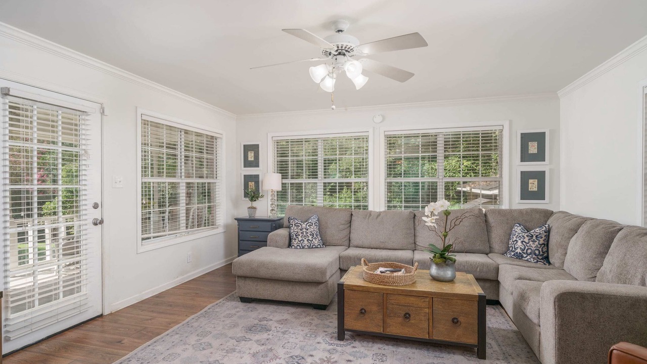 Photo of Livingroom in Northport