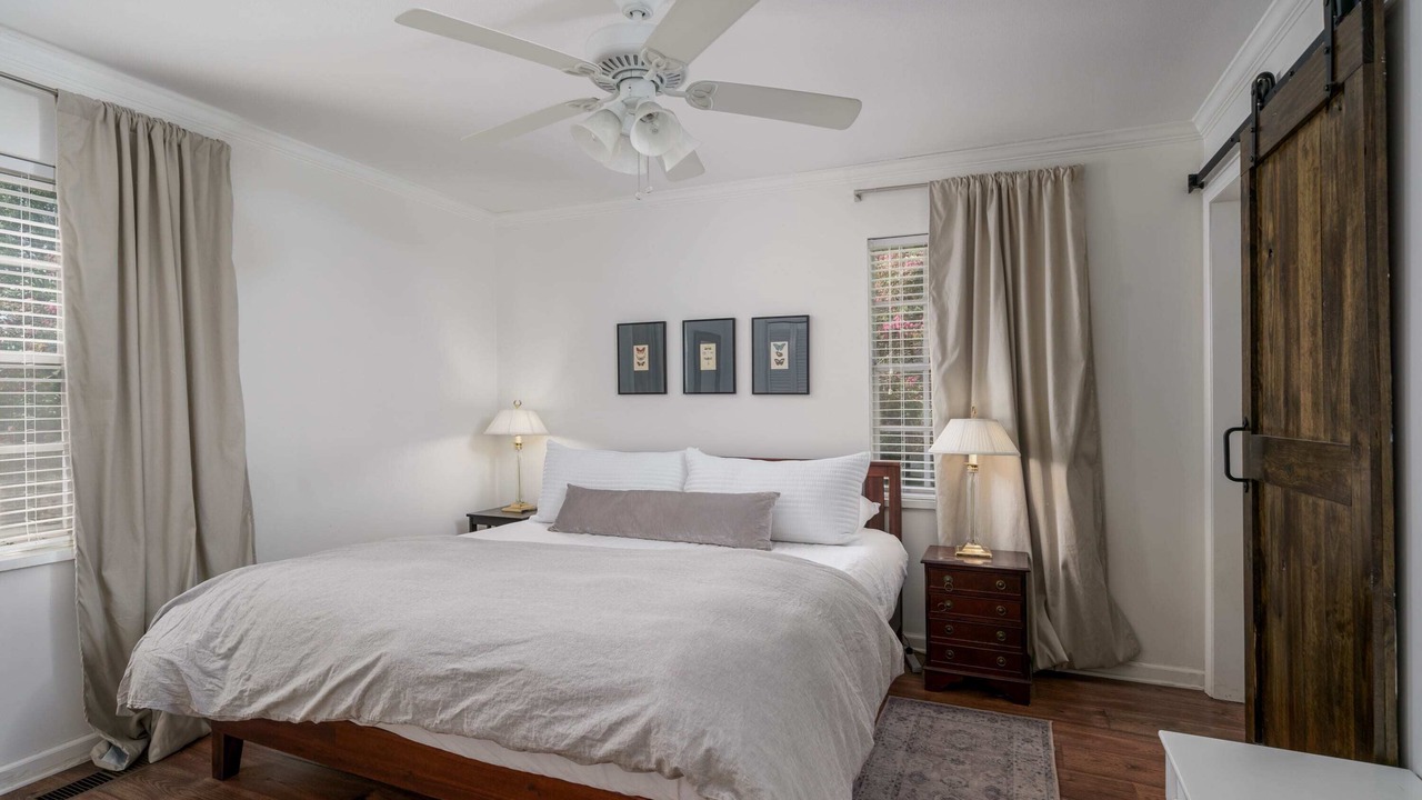 Photo of Bedroom in Northport