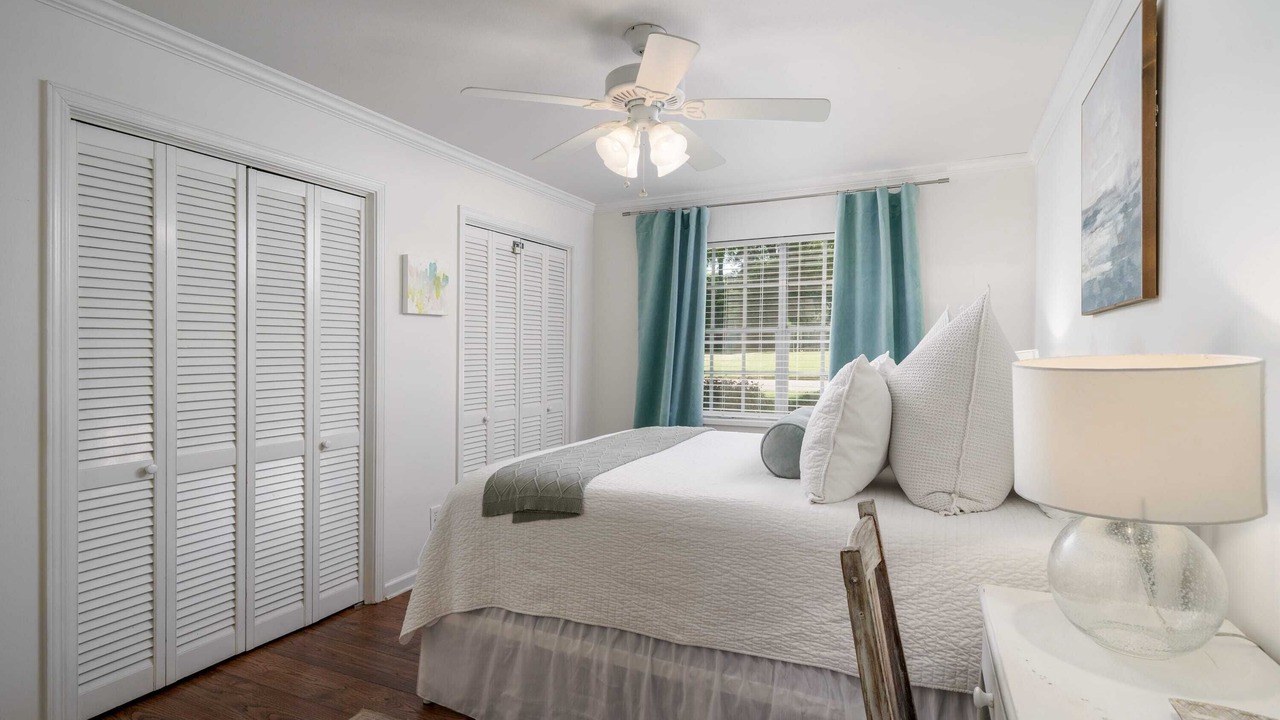 Photo of Bedroom in Northport