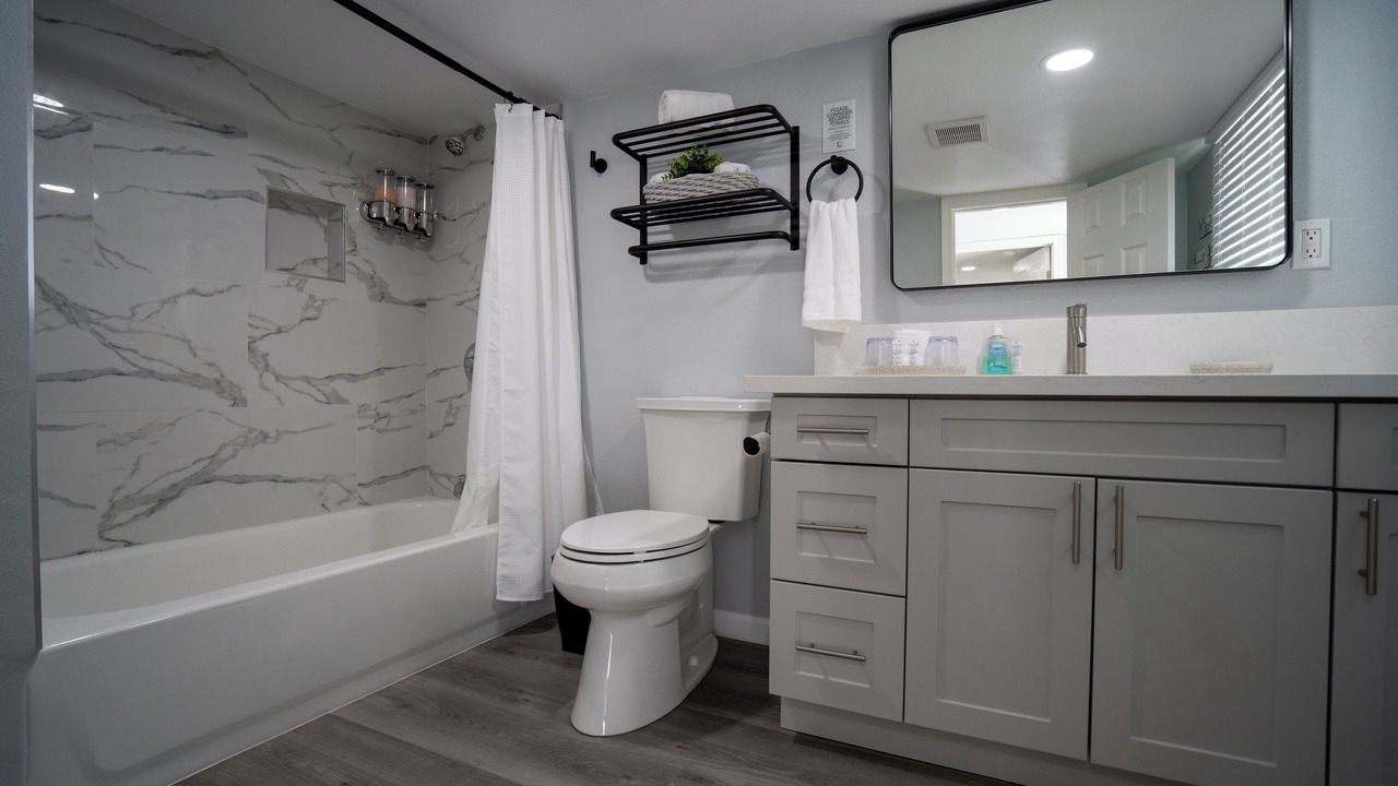 Photo of Bathroom in Lake Elsinore
