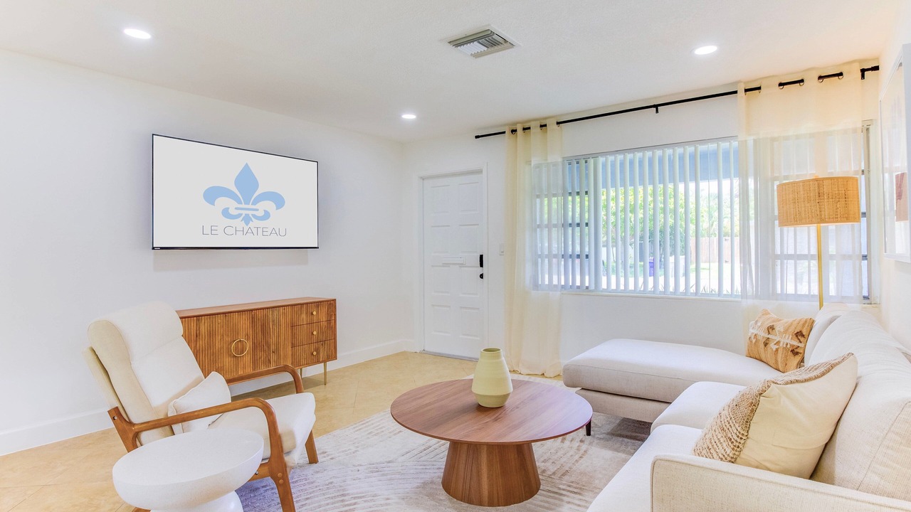 Photo of Livingroom in Cypress Lakes