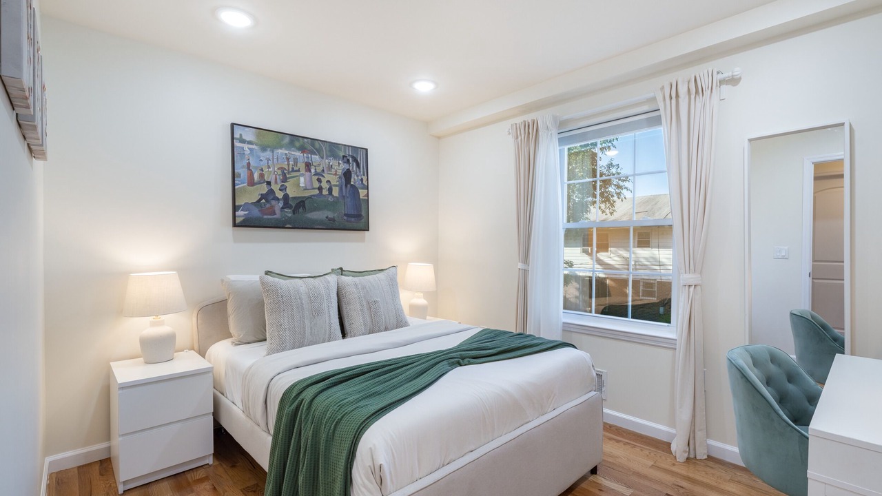 Photo of Bedroom in Newark