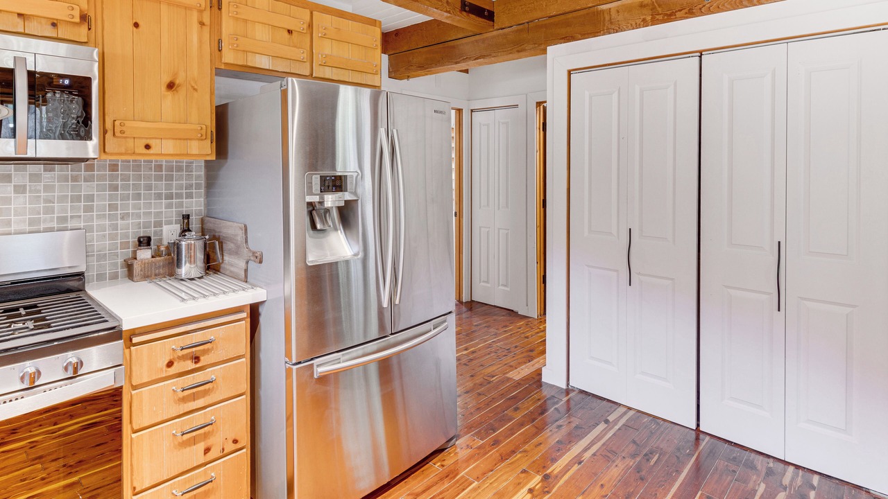Photo of Kitchen in Pine Mountain Club